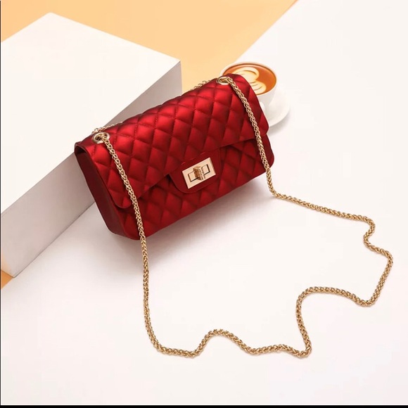 🌹RED🌹QUILTED  Jelly Crossbody/Shoulder Bag NWT🏷 - Picture 3 of 15